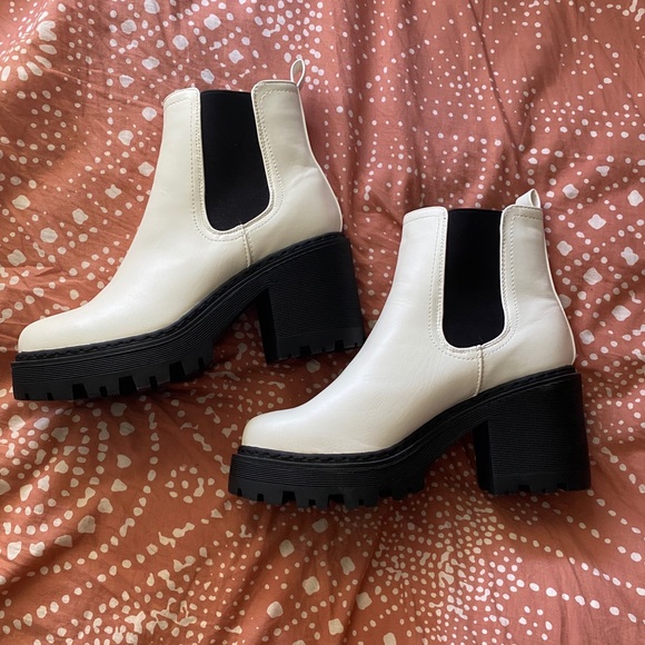 white boots wide fit